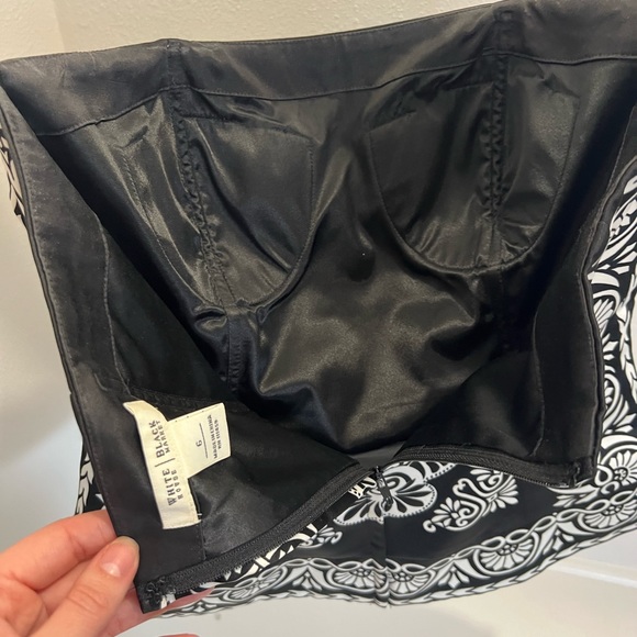 White House Black Market: Satin Formal Top - Picture 4 of 4